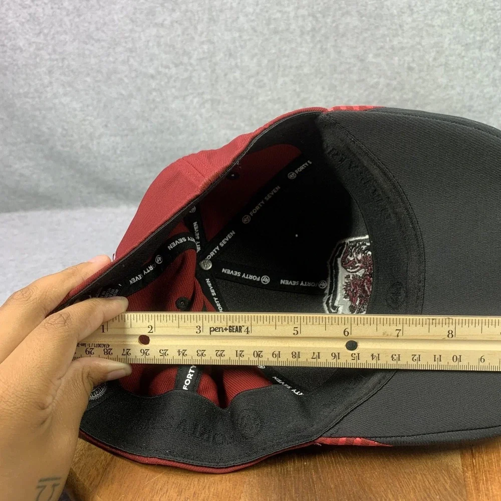 USC Gamecocks‎ Hat Cap Fitted Mens L-XL Garnet Black NCAA College Embriodered